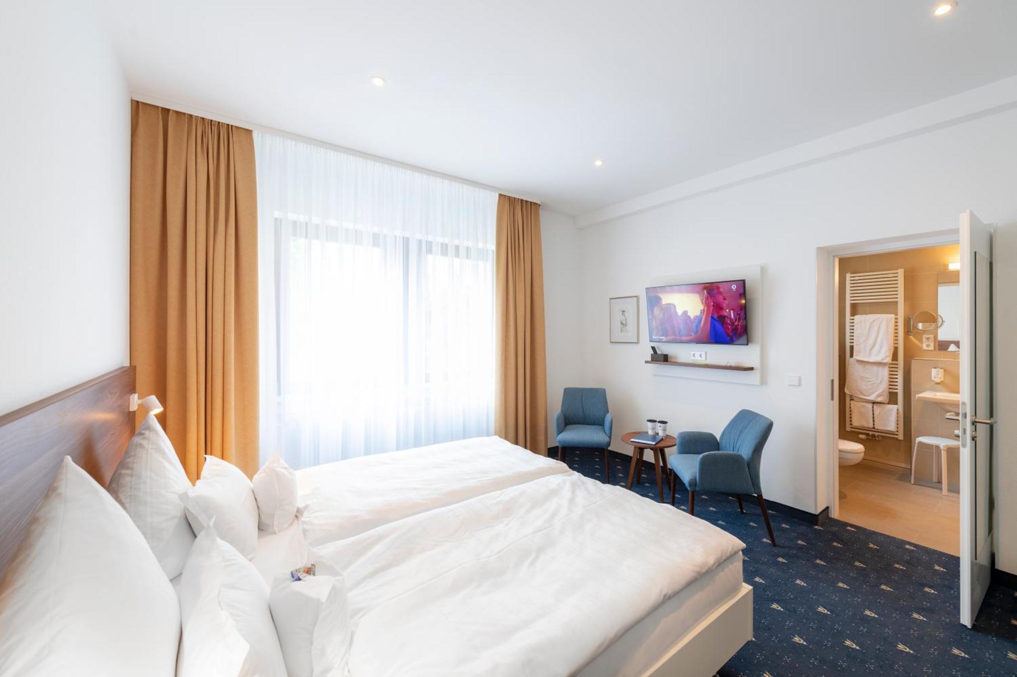 Hotel Adler Post Schwetzingen Buitenkant foto